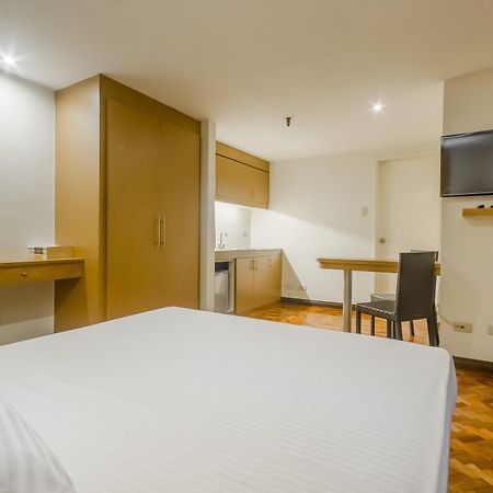 Salcedo Suites Makati City Екстер'єр фото