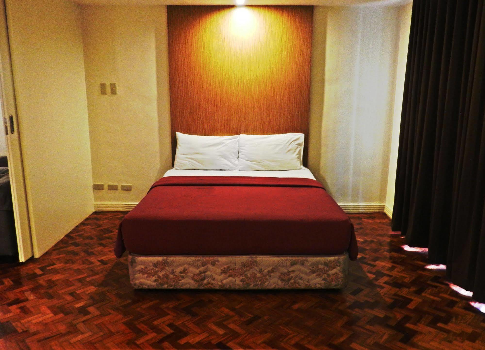 Salcedo Suites Makati City Екстер'єр фото