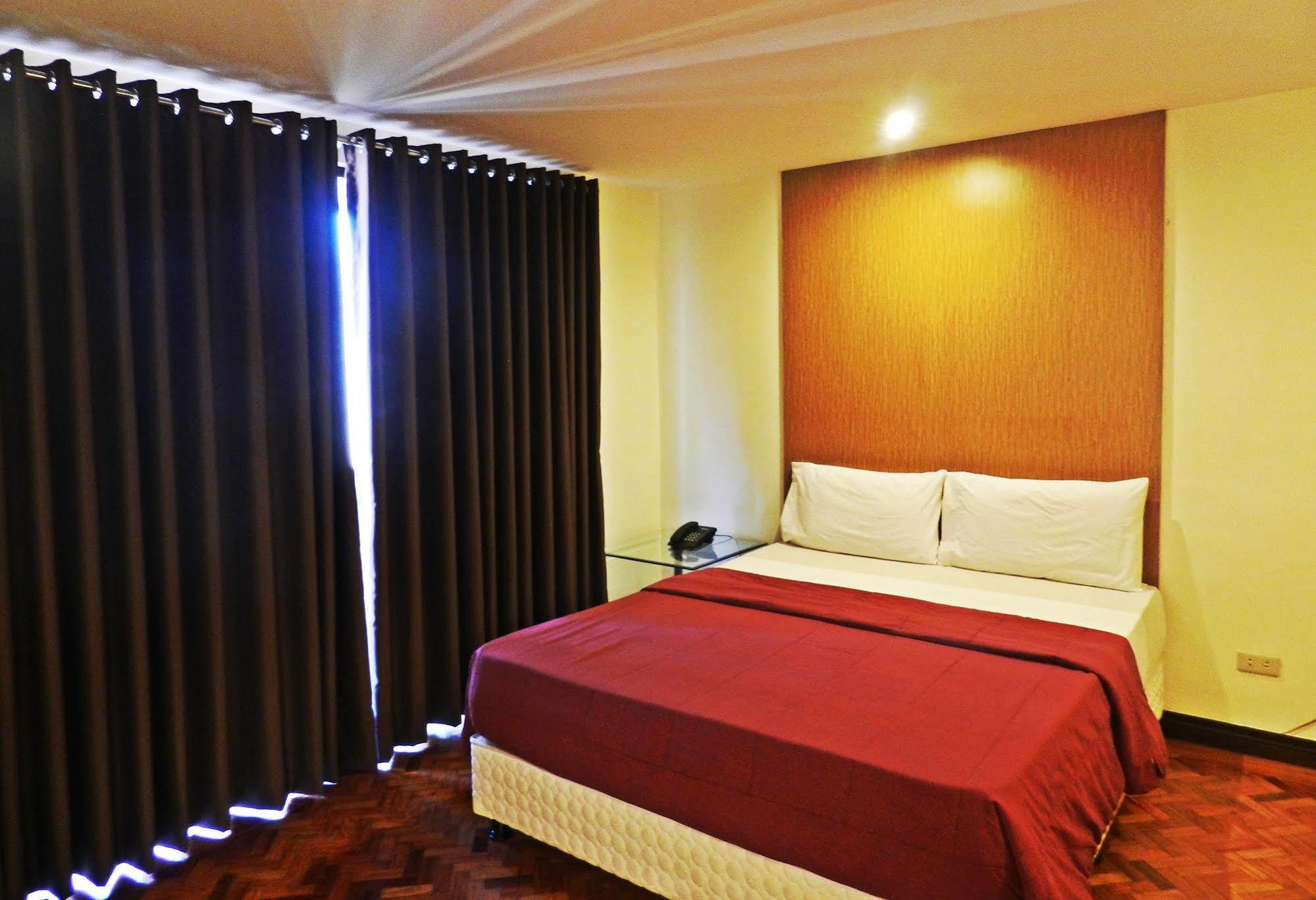 Salcedo Suites Makati City Екстер'єр фото