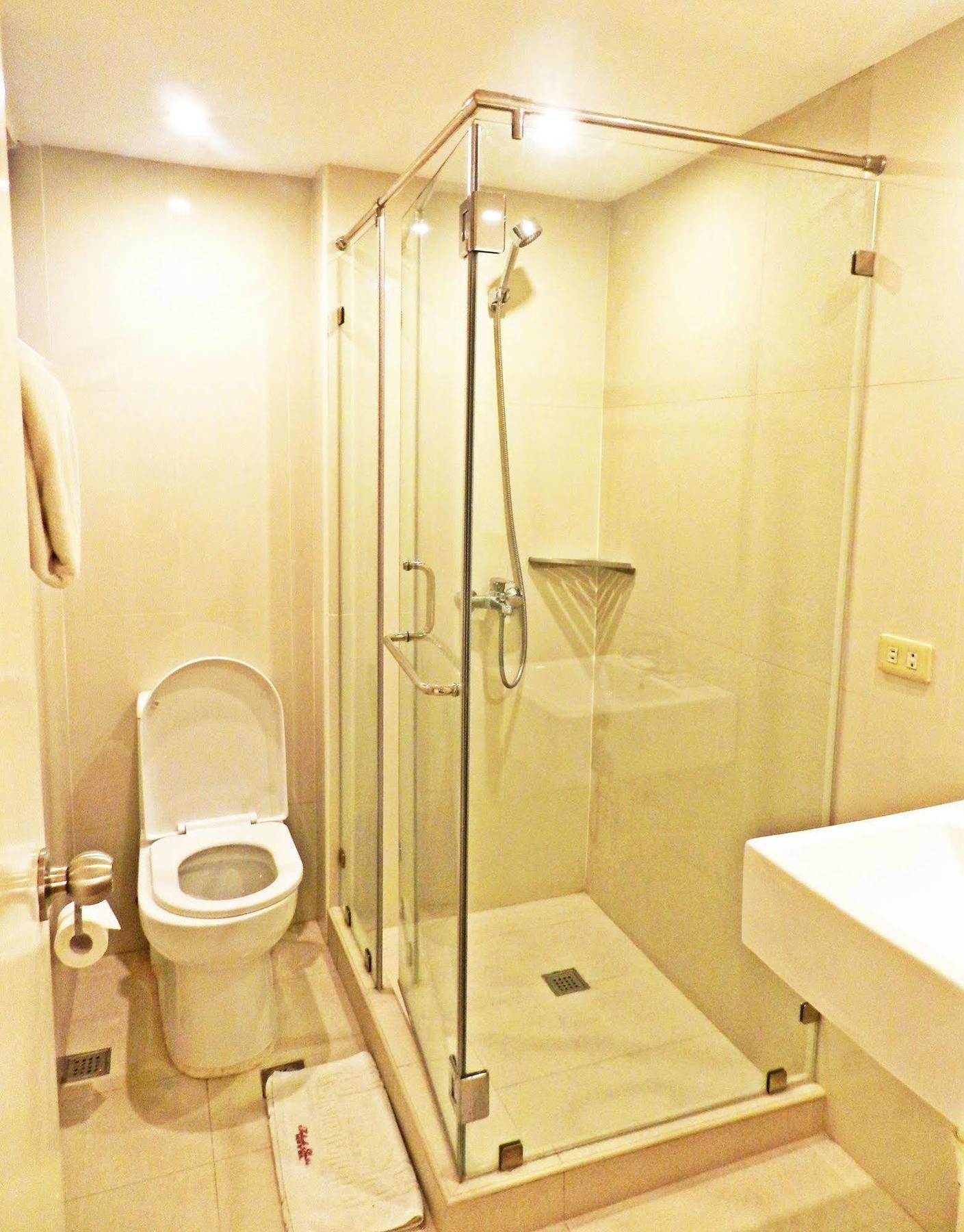 Salcedo Suites Makati City Екстер'єр фото