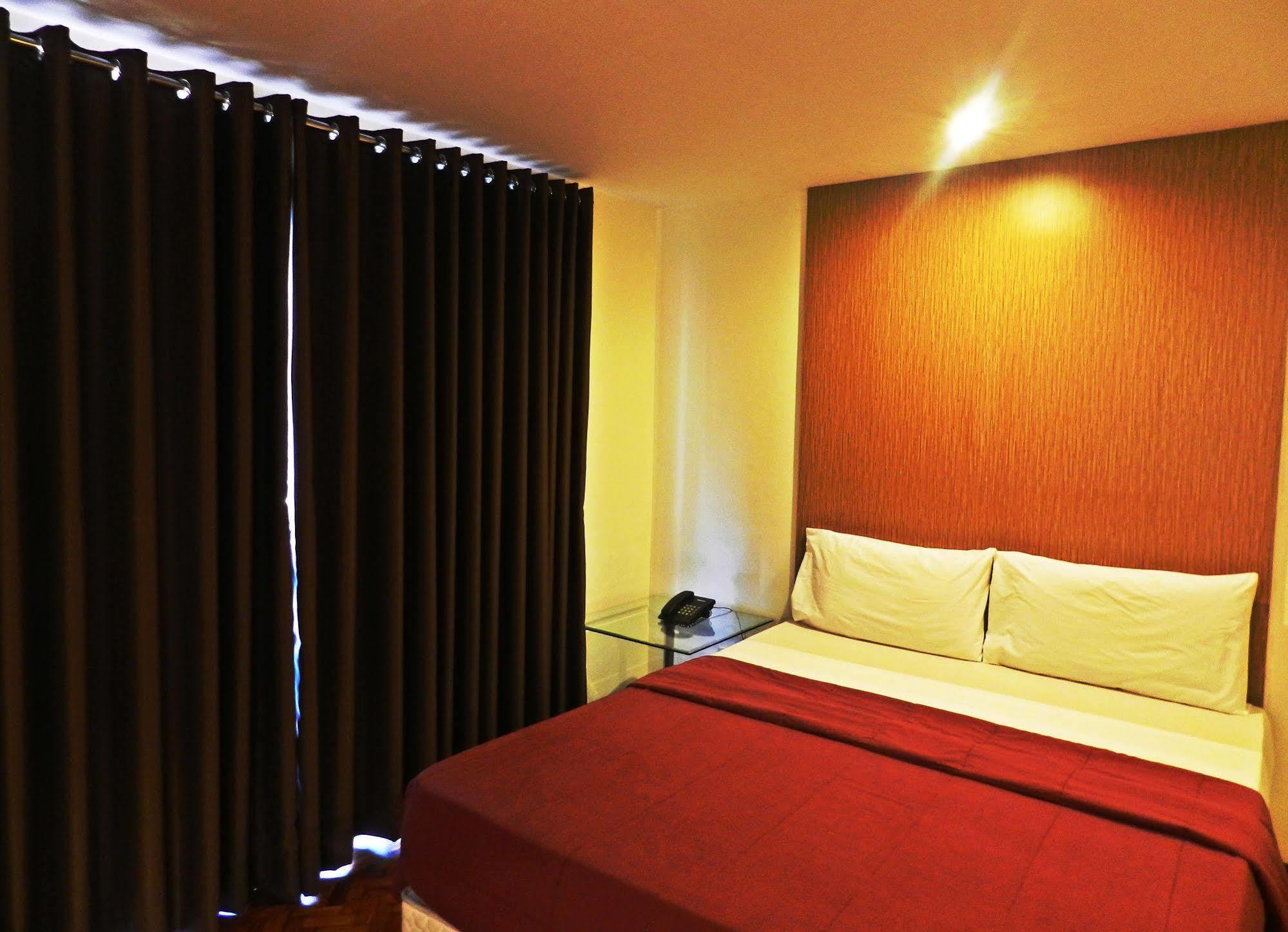 Salcedo Suites Makati City Екстер'єр фото